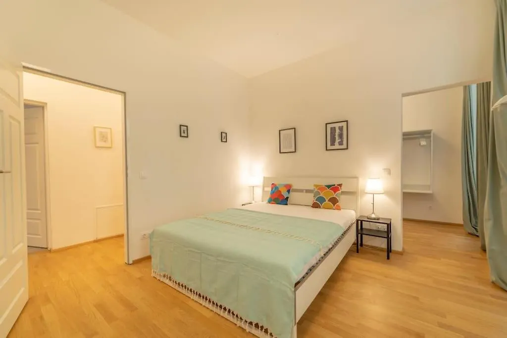 Spacious Apartment Mitten In Wien 0*, Wiedeń Austria